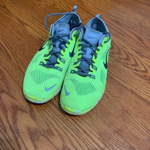 Nike women’s neon yellow Nike free